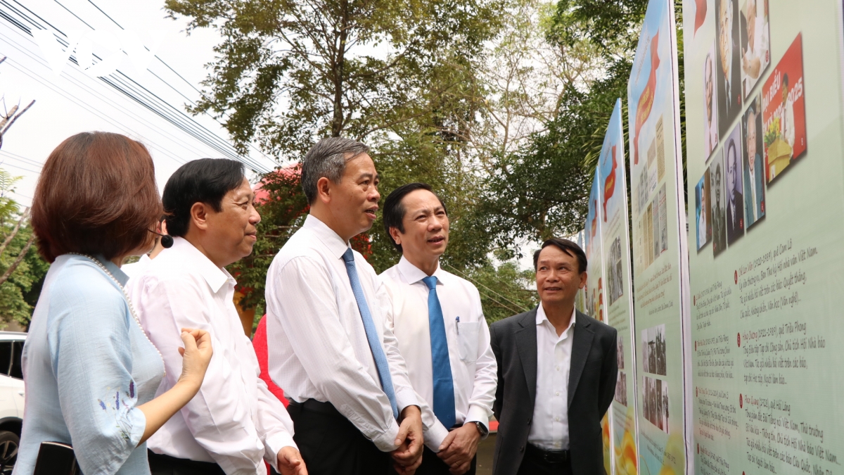Trưng bày “Một thế kỷ xung trận và tự hào báo chí Quảng Trị”